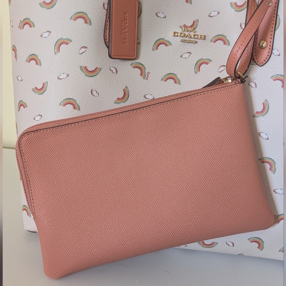 Coach Rainbow Reversible City Tote Bag With Matching Detachable Wristlet - Picture 15 of 15